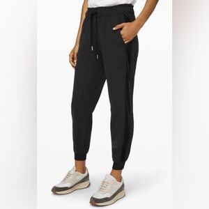 Lululemon On The Fly Jogger Velvet Tuxedo Stripe -black limited-edition Size 6